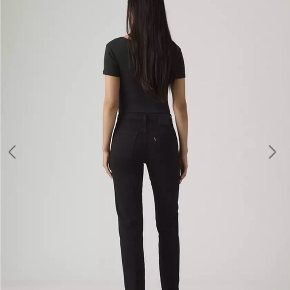 Levi’s Wedgie Fit Straight Jeans – Black (W25) - Picture 2 of 6